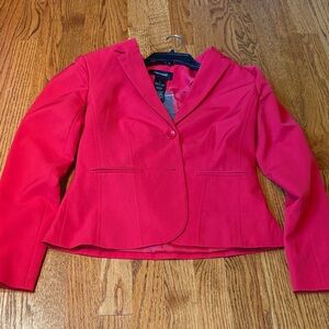 NWT Trovare Woman’s Red Blazer Jacket Size 7/8